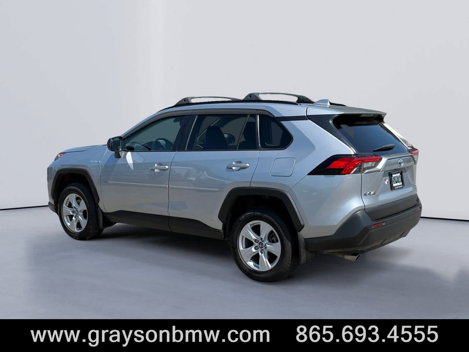Used 2021 Toyota RAV4 LE AWD/4WD image 5
