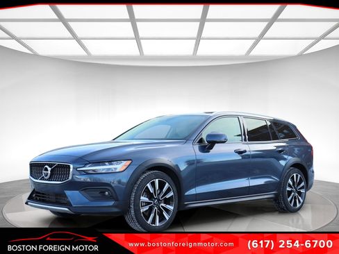 Used 2021 Volvo V60 T5 Cross Country w/ Protection Package image 1