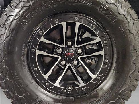 Used 2025 Jeep Wrangler Unlimited Rubicon AWD/4WD image 21