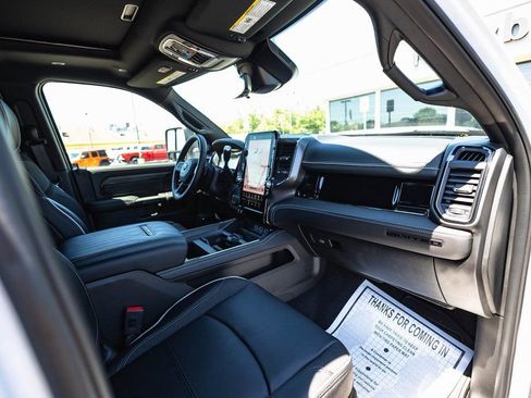 New 2025 RAM 2500 Limited image 25