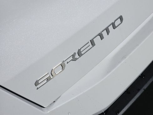 New 2026 Kia Sorento S w/ S Panoramic Sunroof Package image 7