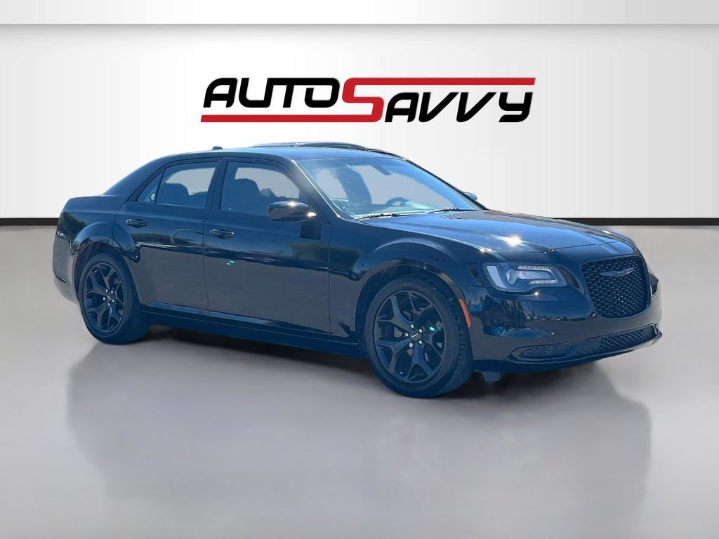 Used 2022 Chrysler 300 Touring w/ Sport Appearance Package RWD image 1