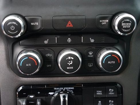 Used 2021 RAM 1500 Big Horn image 16