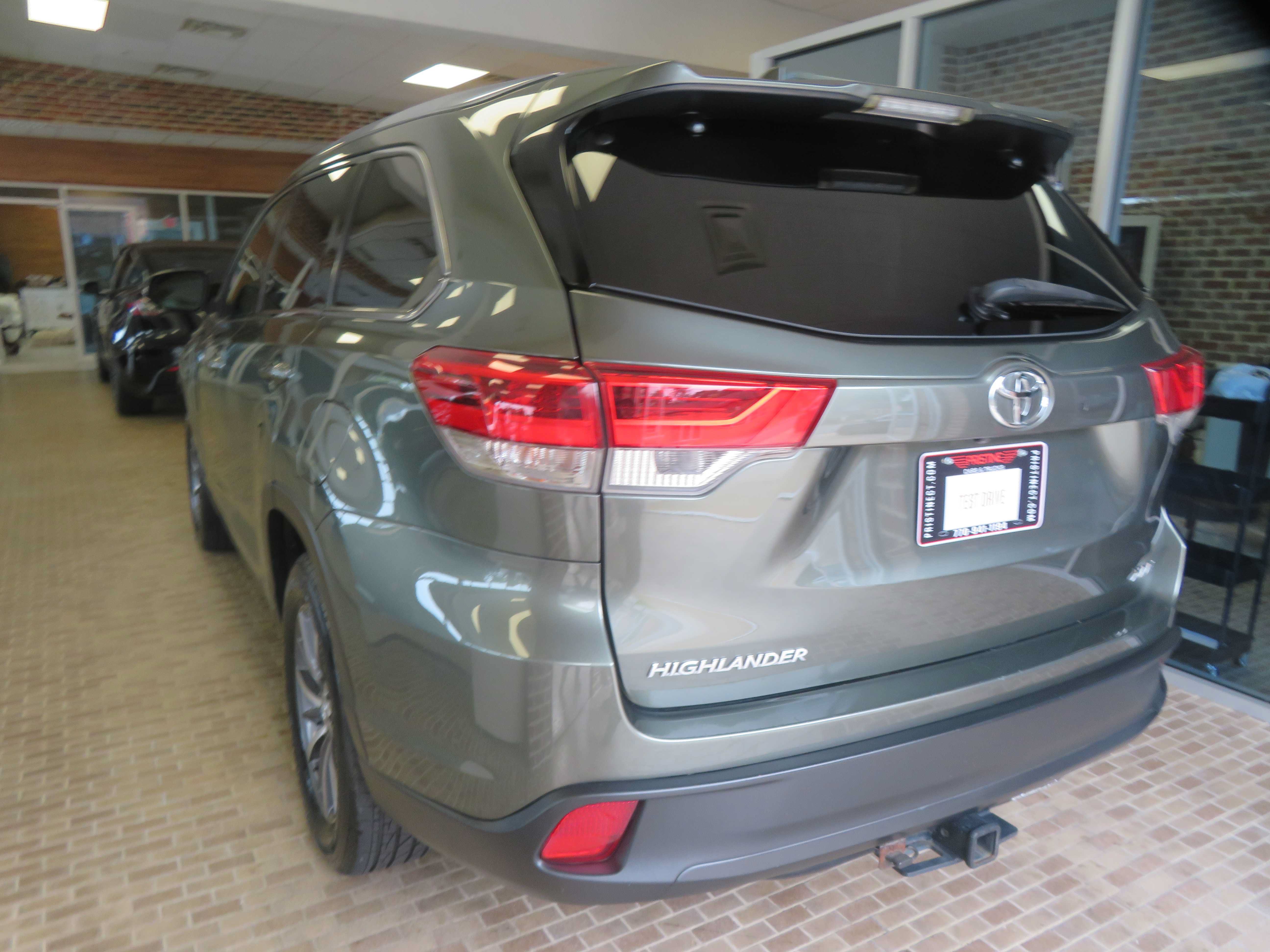 Used 2019 Toyota Highlander XLE FWD image 81