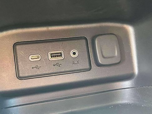 Used 2019 Chevrolet Equinox LT FWD image 33