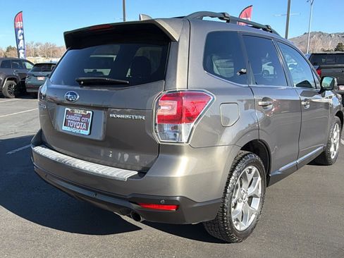 Used 2018 Subaru Forester 2.5i Touring image 3