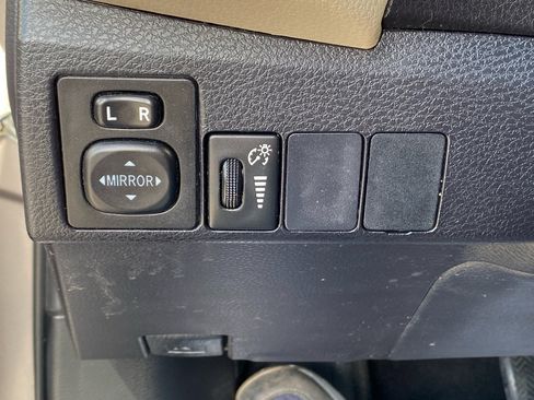 Used 2016 Toyota Corolla LE image 14