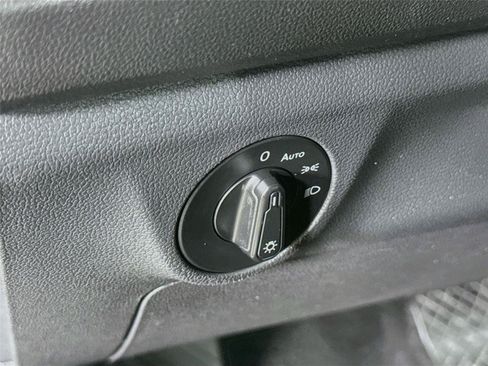 Used 2019 Volkswagen Jetta FWD image 12