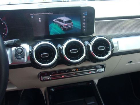 Used 2021 Mercedes-Benz GLB 250 image 14