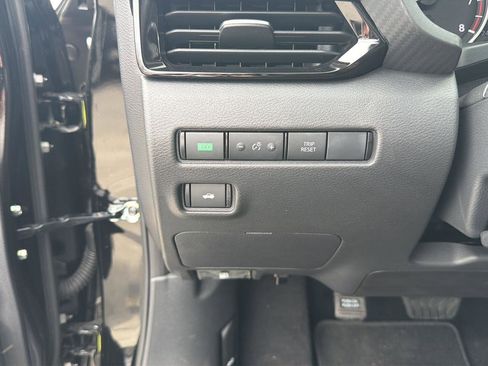 Used 2025 Nissan Sentra SV w/ All-Weather Package FWD image 13