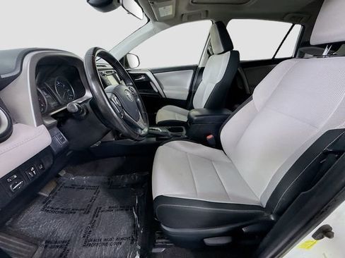 Used 2018 Toyota RAV4 XLE image 19