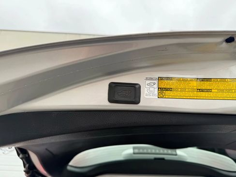 Used 2013 Toyota RAV4 Limited image 27