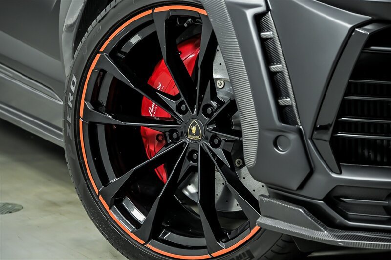 Used 2022 Lamborghini Urus AWD/4WD image 4