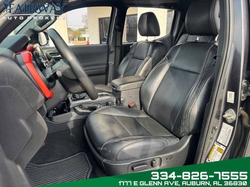 Used 2020 Toyota Tacoma TRD Sport w/ TRD Premium Sport Package image 10