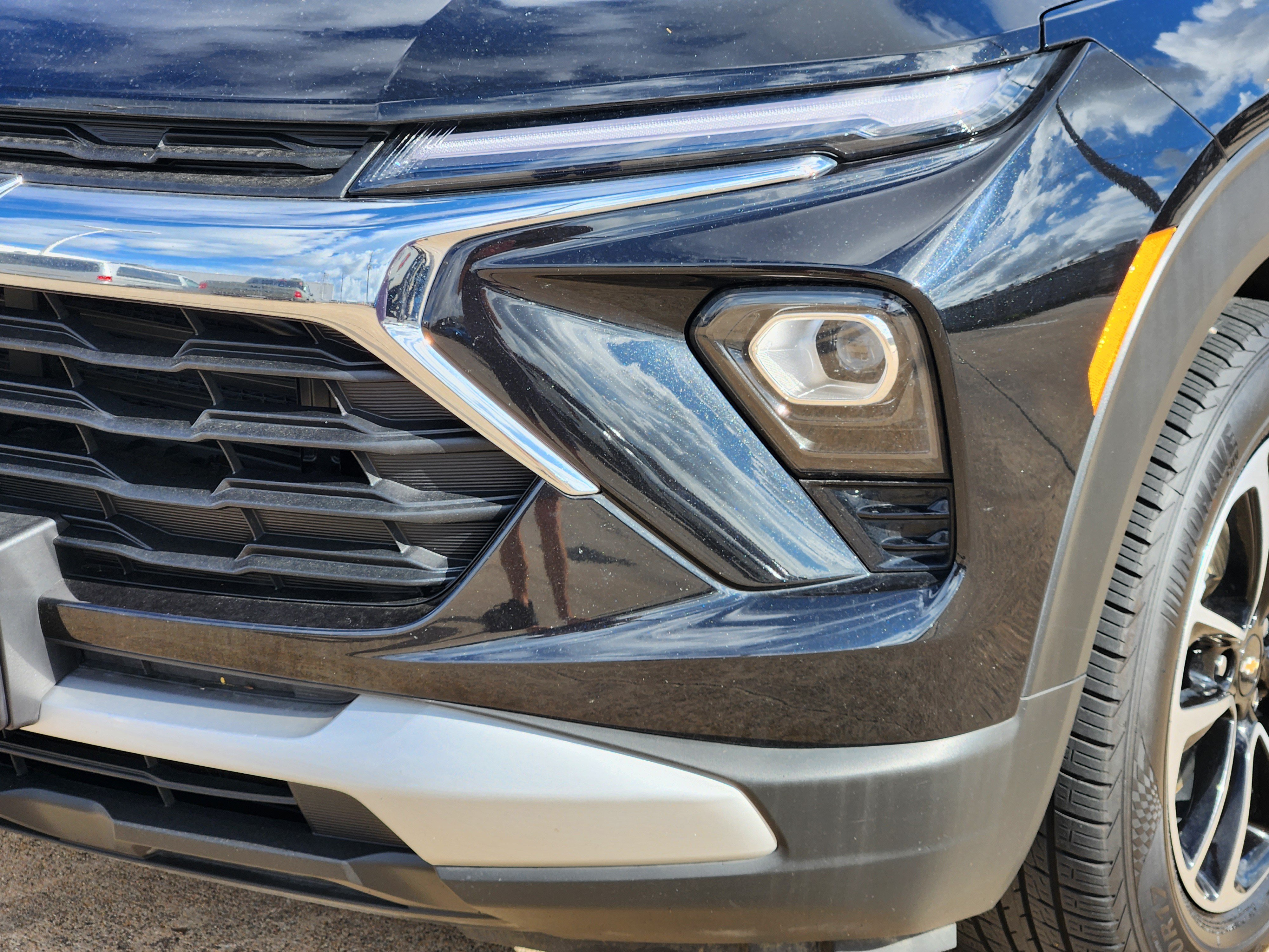 Used 2025 Chevrolet TrailBlazer LT AWD/4WD image 10