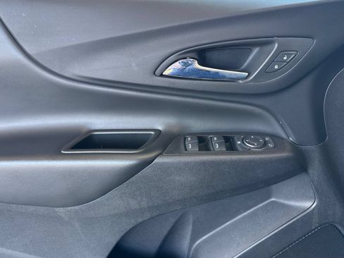 Used 2023 Chevrolet Equinox LT FWD image 16