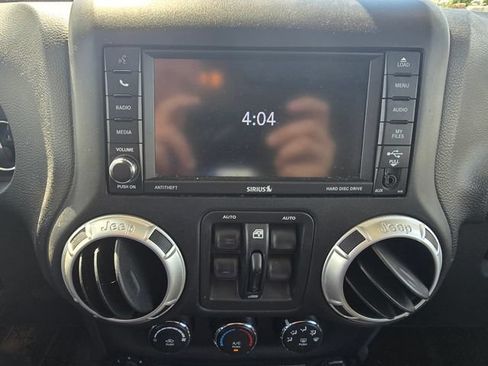 Used 2018 Jeep Wrangler Unlimited Sahara AWD/4WD image 18