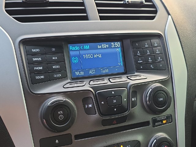 Used 2014 Ford Explorer XLT AWD/4WD image 16