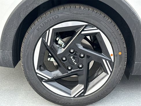 New 2025 Kia K4 EX image 6