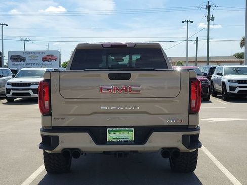 Used 2023 GMC Sierra 1500 AT4 w/ AT4 Premium Package AWD/4WD image 5