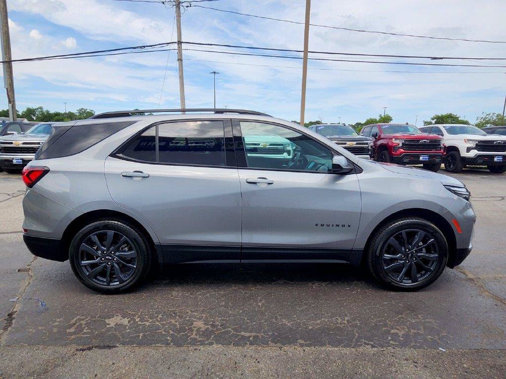 Used 2023 Chevrolet Equinox RS w/ LPO, Floor Liner Package AWD/4WD image 6
