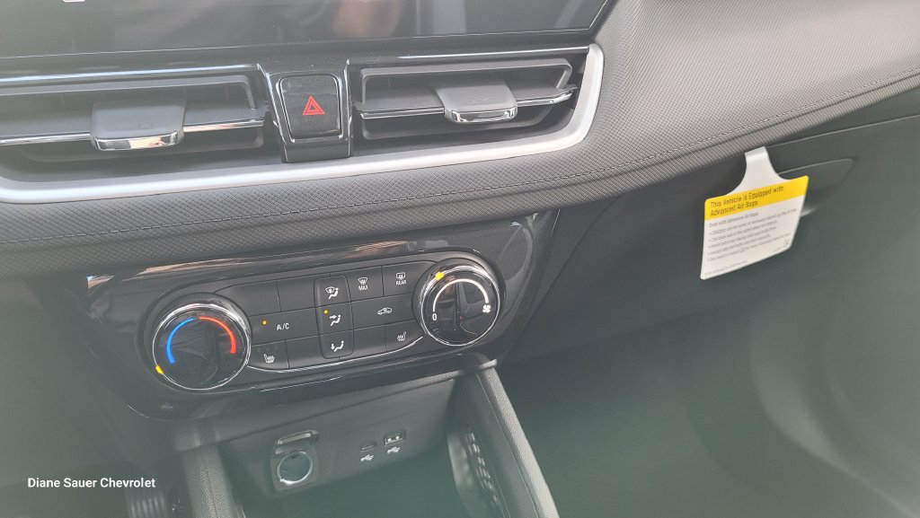 New 2026 Chevrolet TrailBlazer LT w/ LT Cold Weather Package FWD image 22