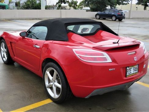 Used 2008 Saturn Sky RWD image 3