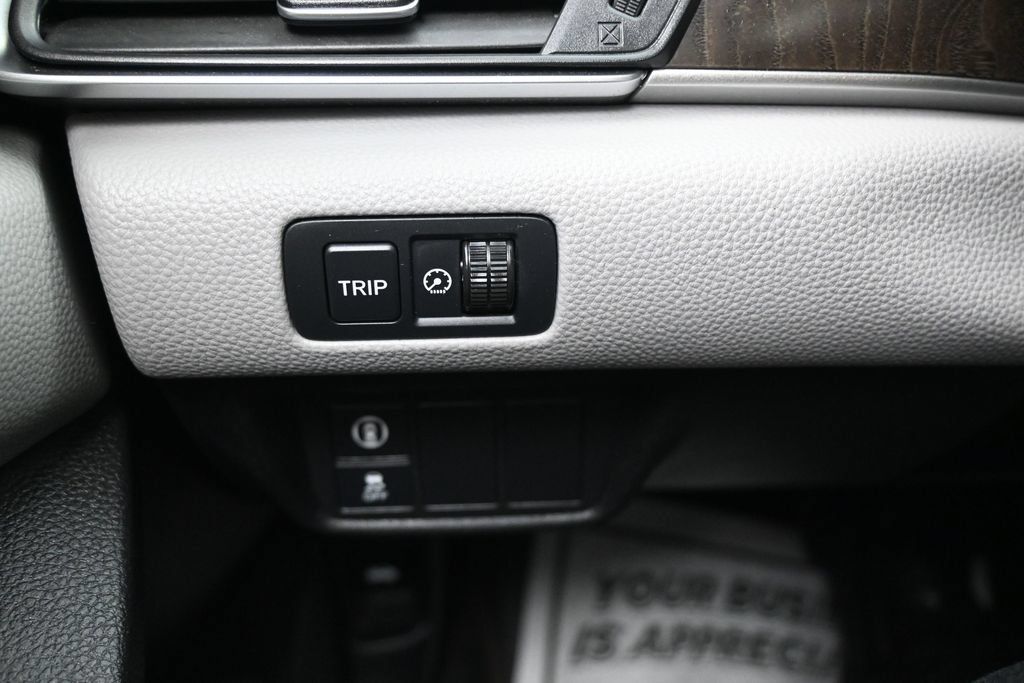 Used 2018 Honda Accord EX image 18