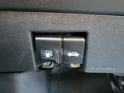 Used 2024 Nissan Versa SR w/ Trunk Package FWD image 29