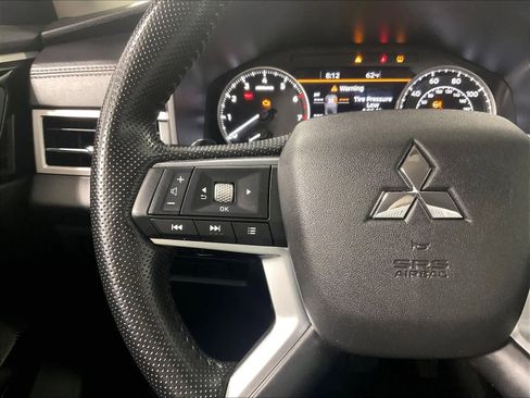 Used 2024 Mitsubishi Outlander SE image 22