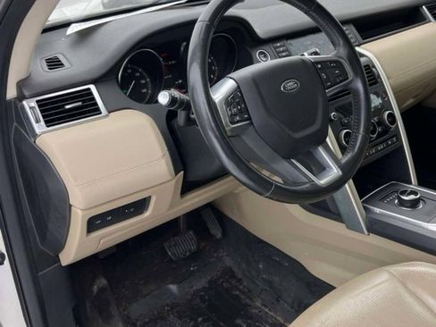 Used 2017 Land Rover Discovery Sport HSE image 4