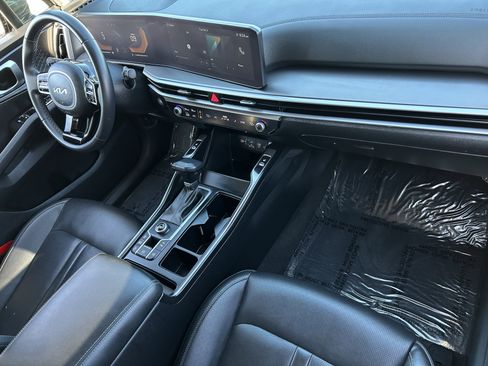 Certified 2024 Kia Sorento S image 11
