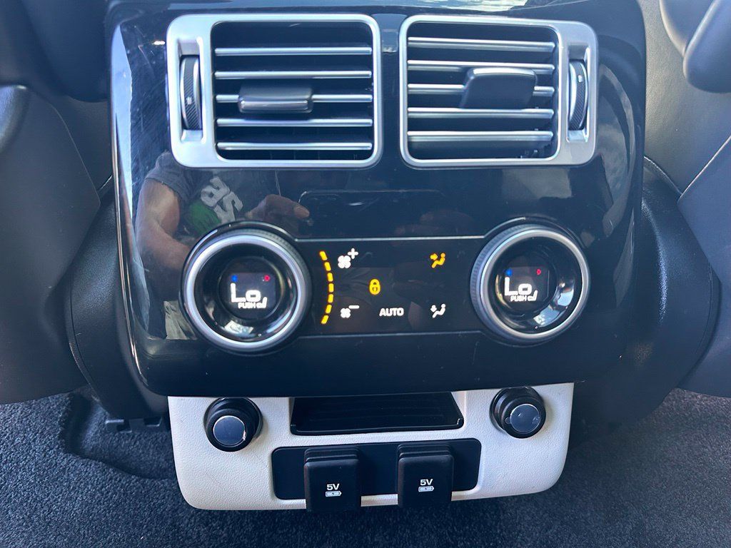 Used 2020 Land Rover Range Rover HSE AWD/4WD image 24
