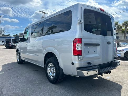 Used 2017 Nissan NV 3500 SL image 4