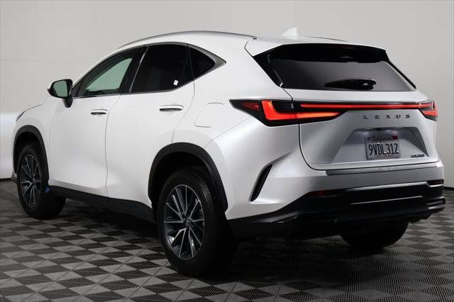 Certified 2025 Lexus NX 250 FWD w/ Accessory Package (Z2) image 6