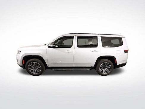 Used 2025 Jeep Wagoneer 4WD w/ Convenience Group I image 4