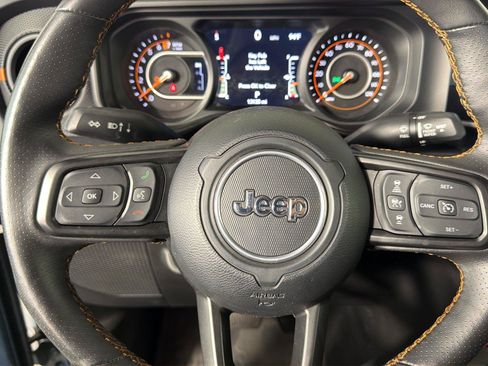 Used 2024 Jeep Gladiator Mojave w/ Convenience Group AWD/4WD image 30