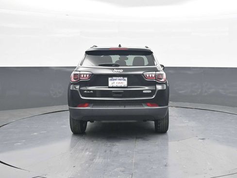 Used 2024 Jeep Compass Latitude AWD/4WD image 6