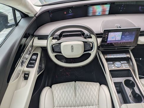 Certified 2024 Lincoln Nautilus Black Label AWD/4WD image 18