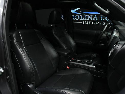 Used 2021 Toyota Tacoma TRD Sport w/ TRD Premium Sport Package AWD/4WD image 40