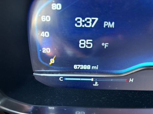 Used 2024 Chevrolet Suburban LT image 10