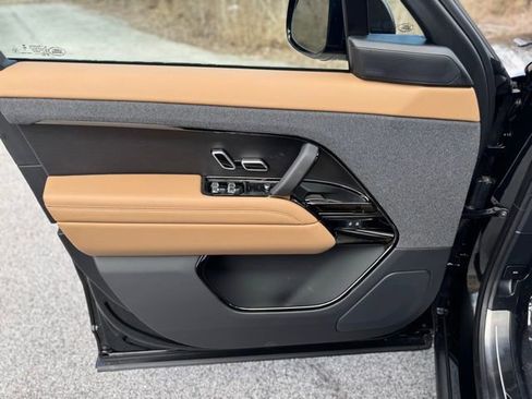 New 2026 Land Rover Range Rover Sport SE AWD/4WD image 9