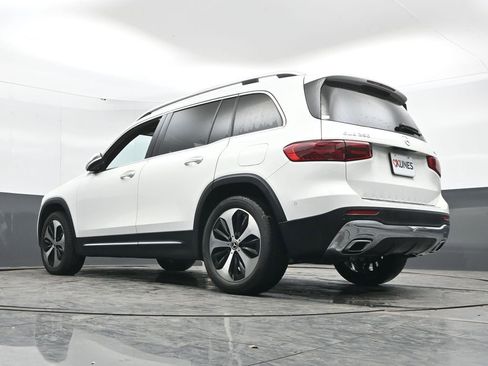 Used 2025 Mercedes-Benz GLB 250 4MATIC image 48