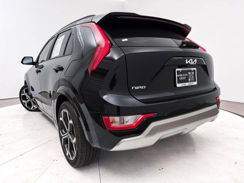 Certified 2024 Kia Niro EX Touring image 9