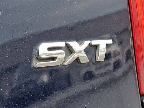 Used 2015 Dodge Grand Caravan SXT w/ UConnect Hands-Free Group FWD image 30