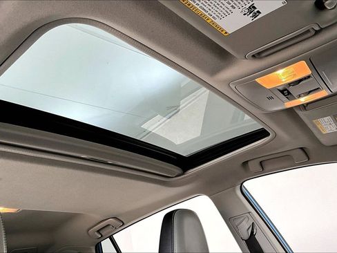 Used 2017 Toyota RAV4 Limited image 21