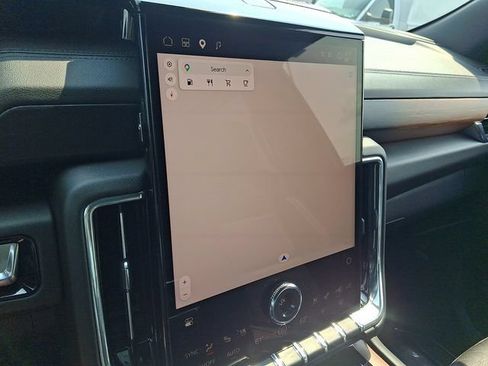 Certified 2025 GMC Yukon XL Denali AWD/4WD image 18