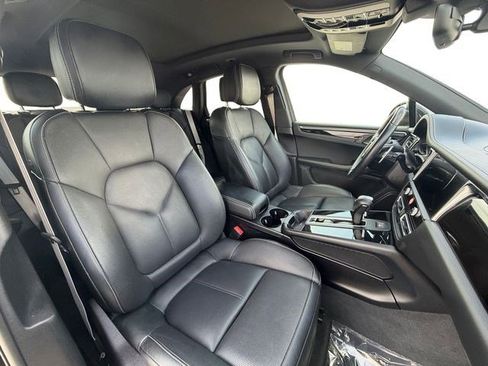 Used 2022 Porsche Macan AWD/4WD image 19