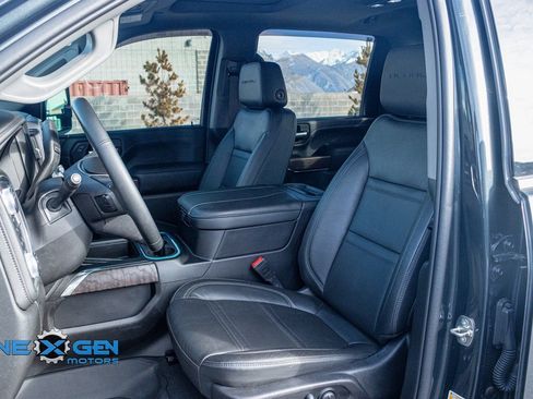 Used 2023 GMC Sierra 2500 Denali w/ Denali Ultimate Package image 20