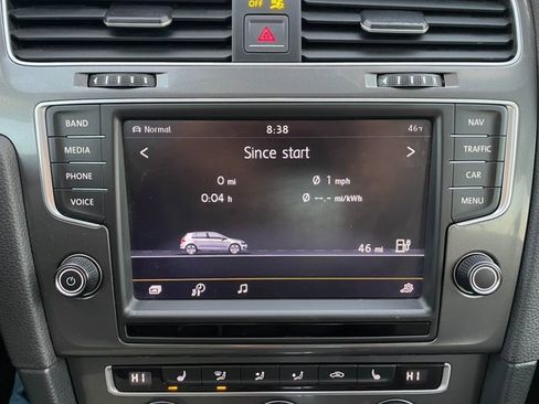 Used 2016 Volkswagen e-Golf SEL Premium image 21